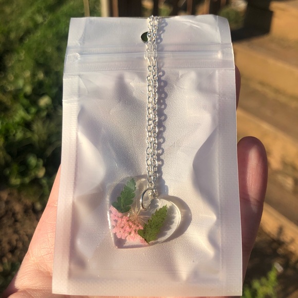 Heart shape flower necklace silver chain 18 inch